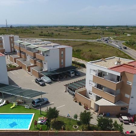 Apartment Village Nin Luaran gambar