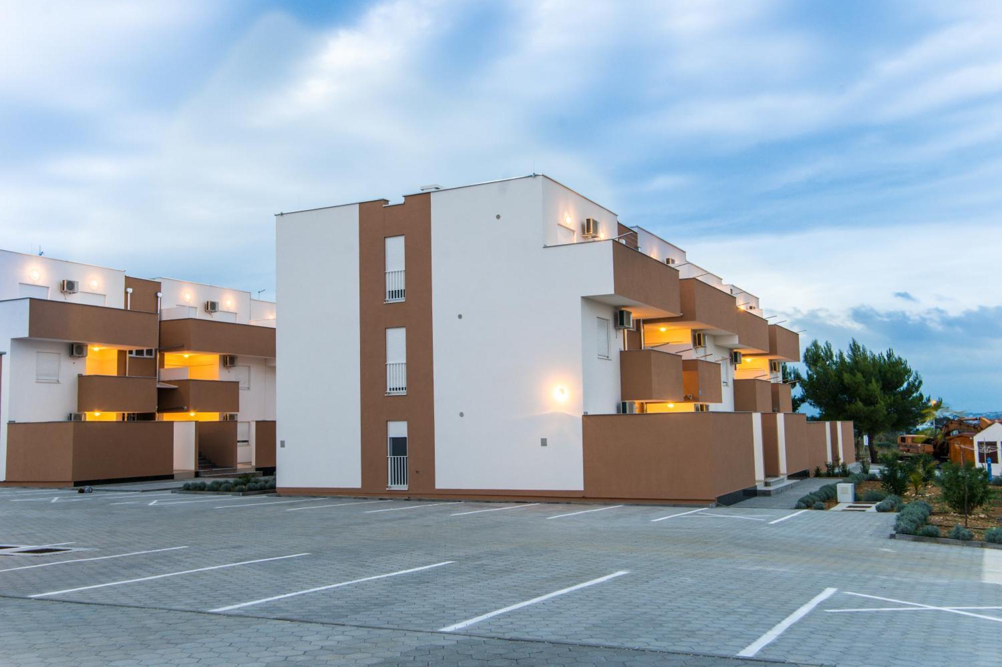 Apartment Village Nin Luaran gambar