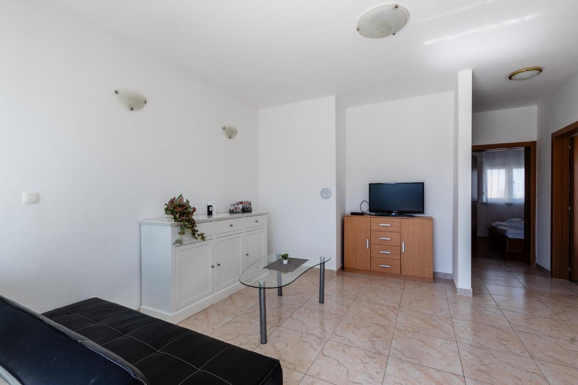 Apartment Village Nin Luaran gambar