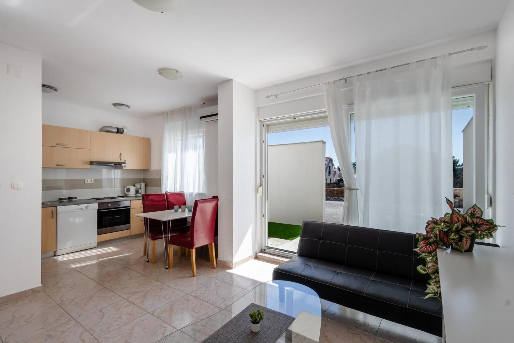 Apartment Village Nin Luaran gambar