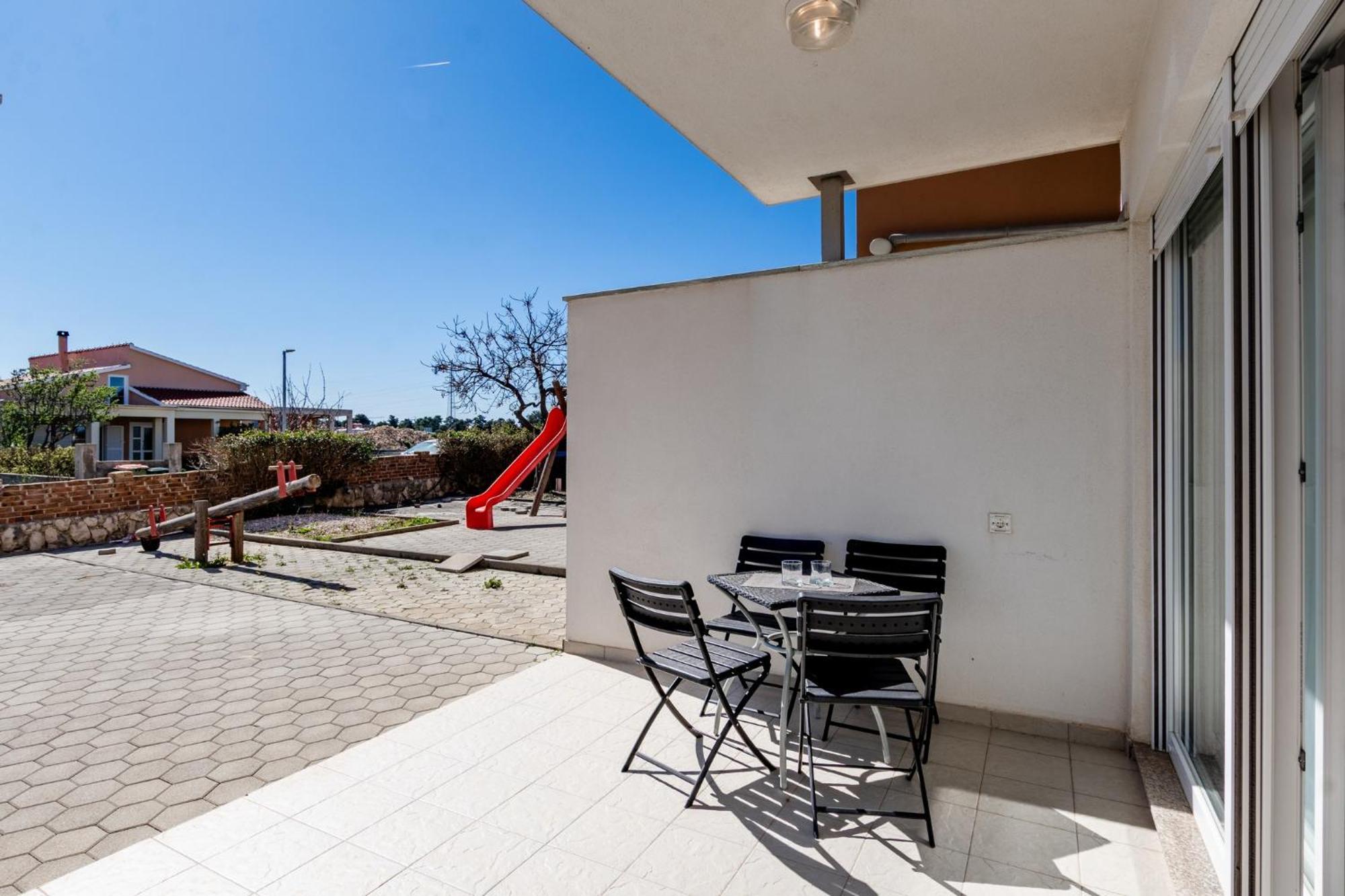 Apartment Village Nin Luaran gambar