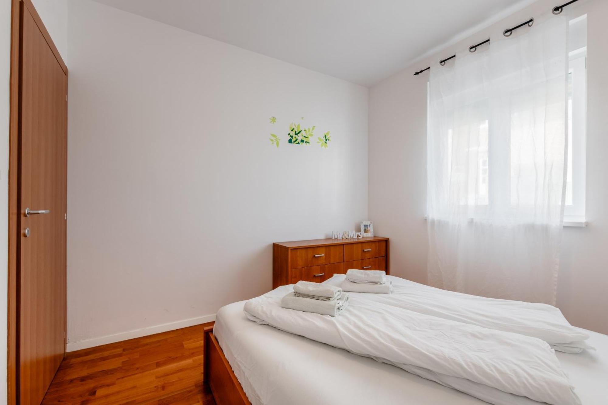 Apartment Village Nin Luaran gambar