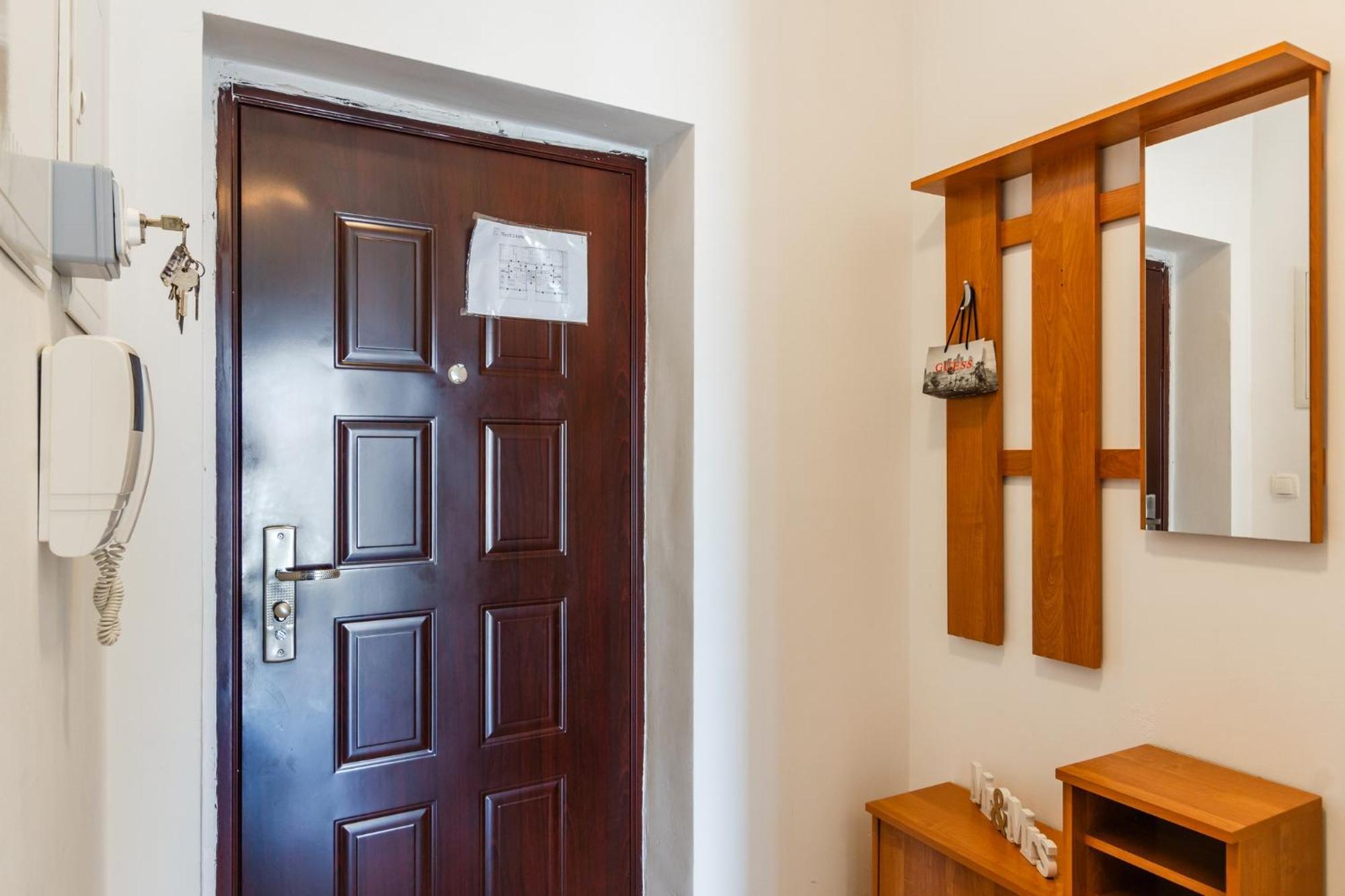 Apartment Village Nin Luaran gambar