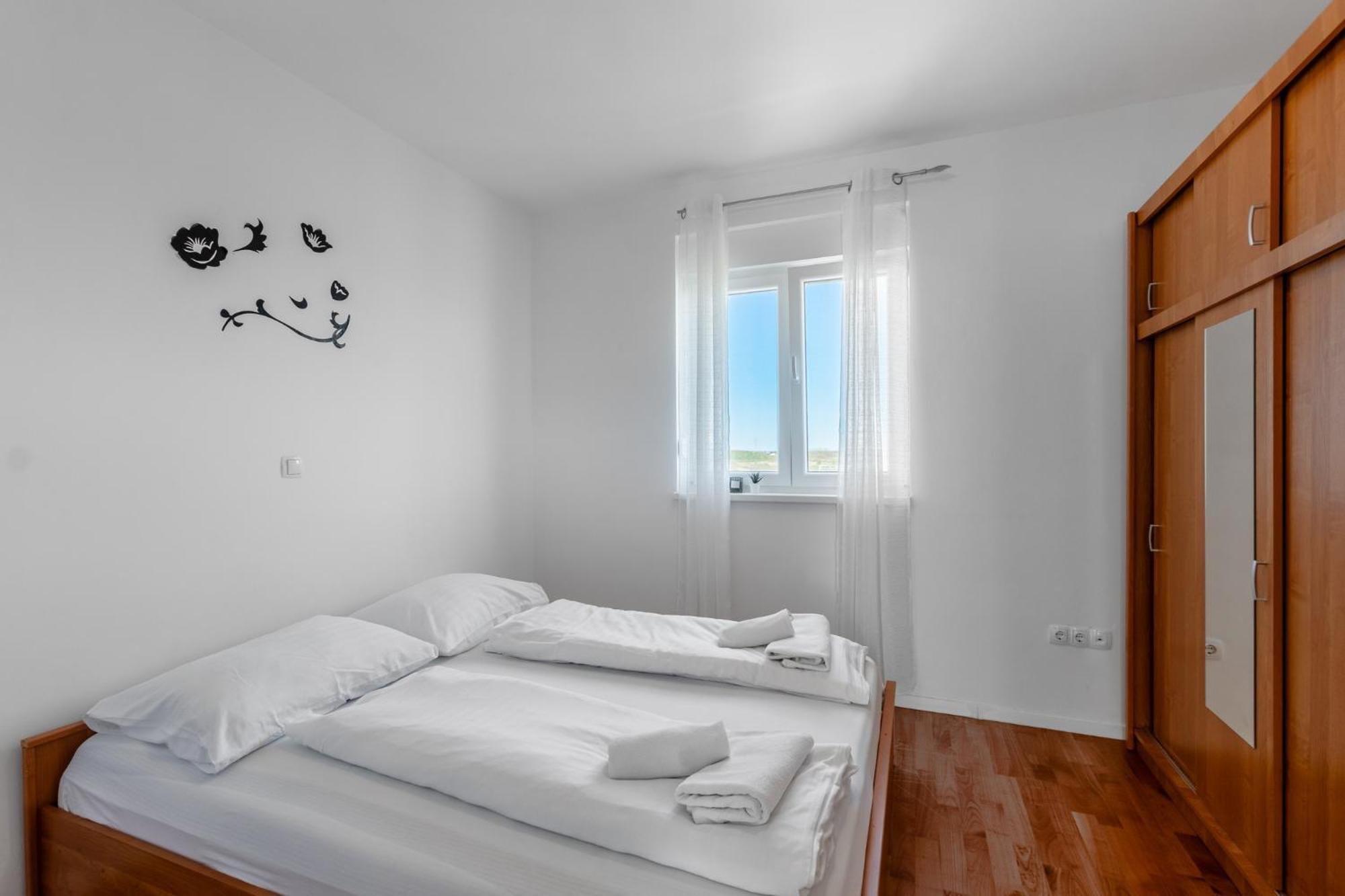 Apartment Village Nin Luaran gambar