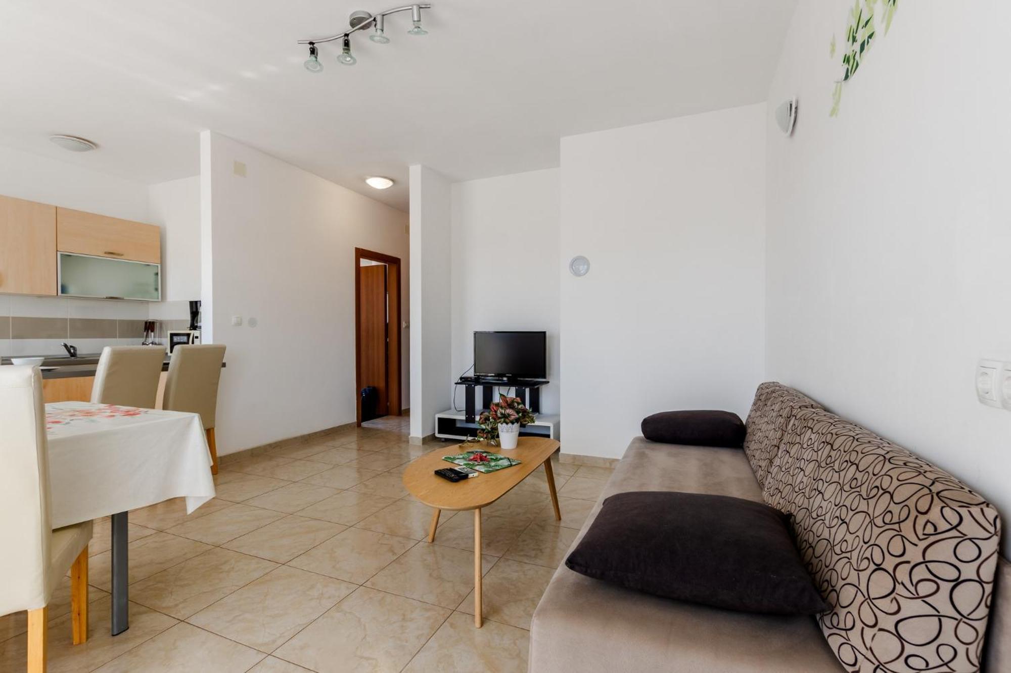 Apartment Village Nin Luaran gambar