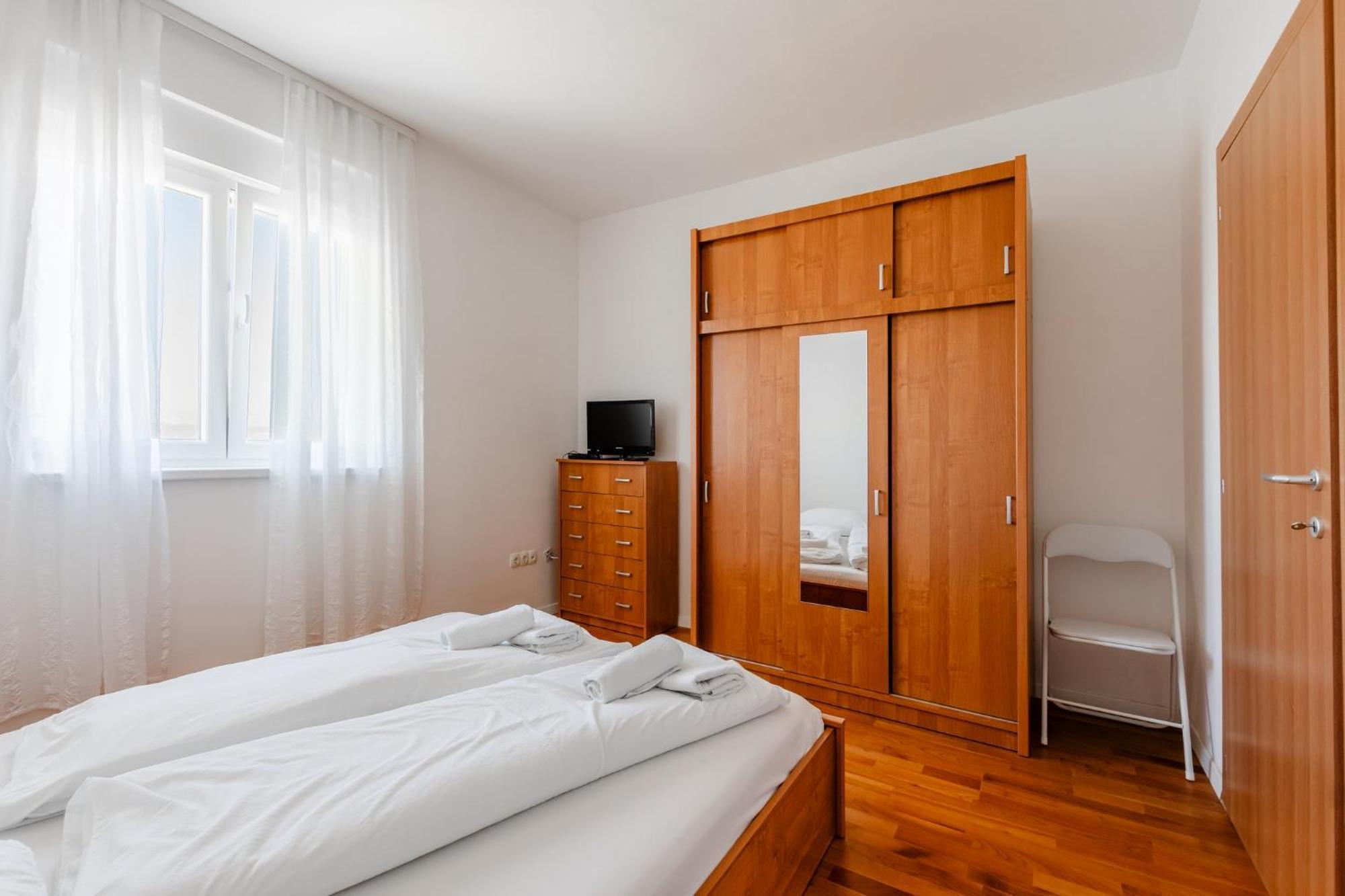 Apartment Village Nin Luaran gambar