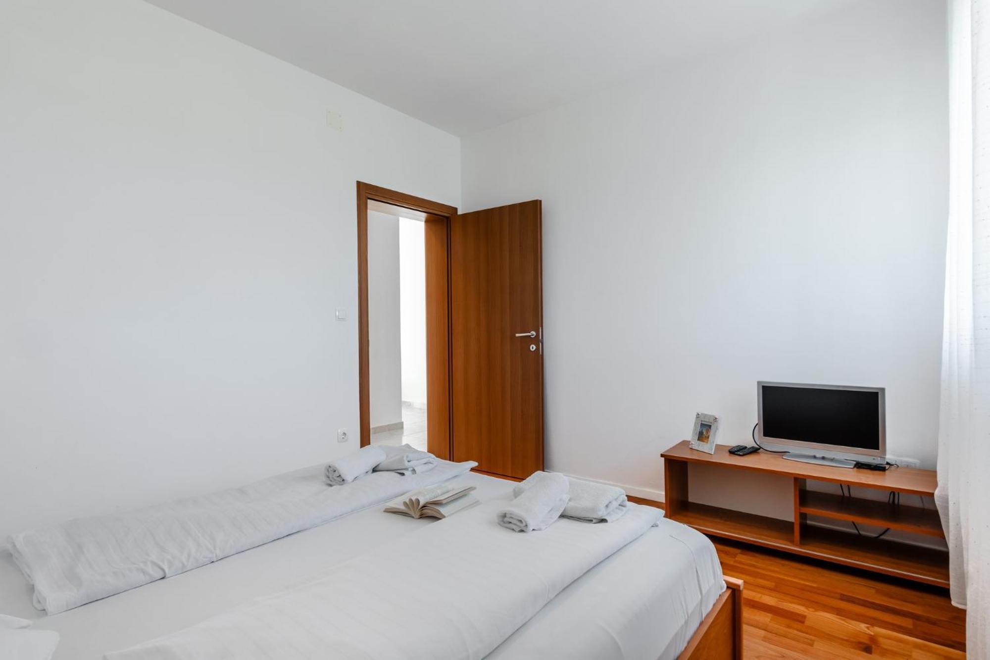 Apartment Village Nin Luaran gambar