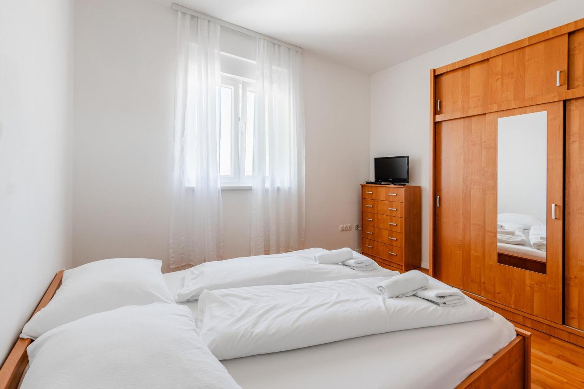 Apartment Village Nin Luaran gambar