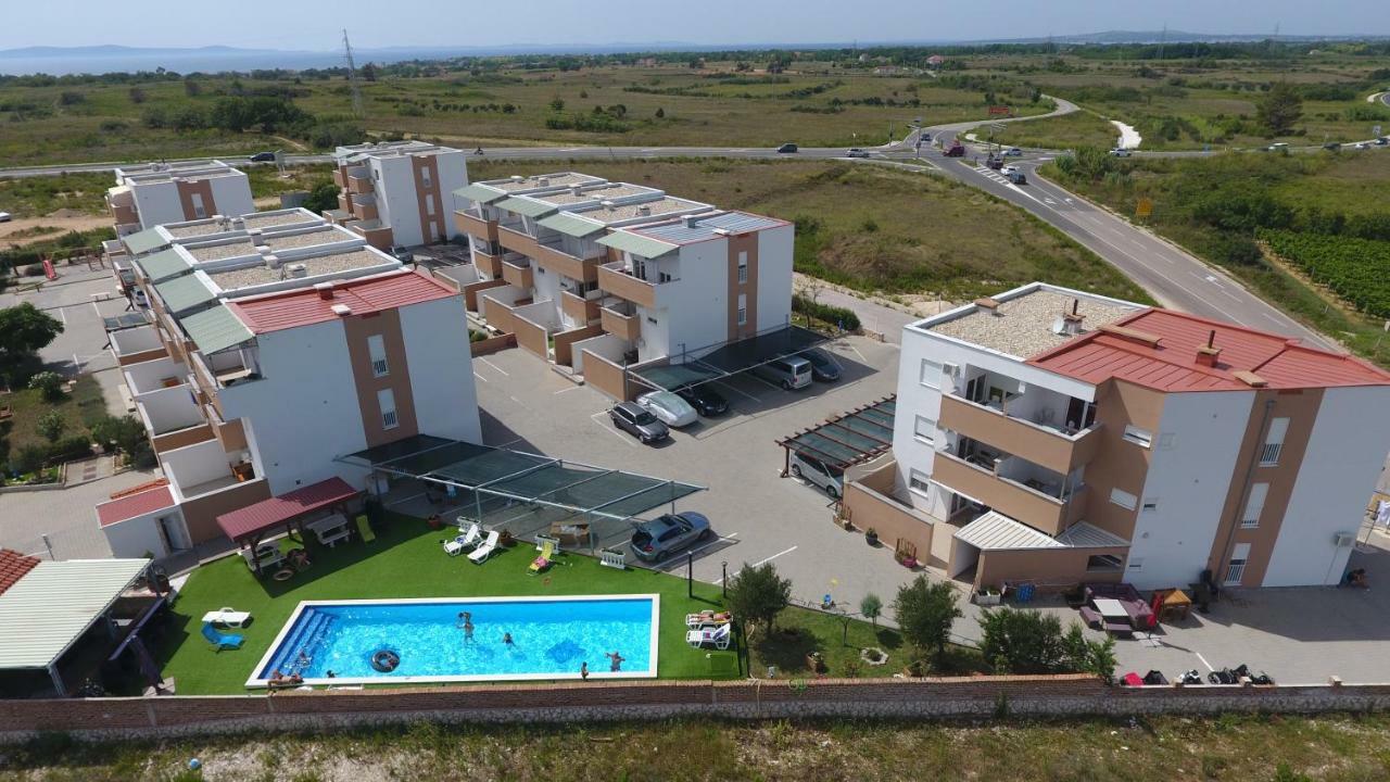 Apartment Village Nin Luaran gambar